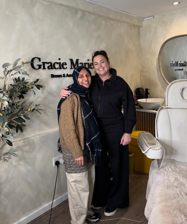 Shagufta Mohammed with a client